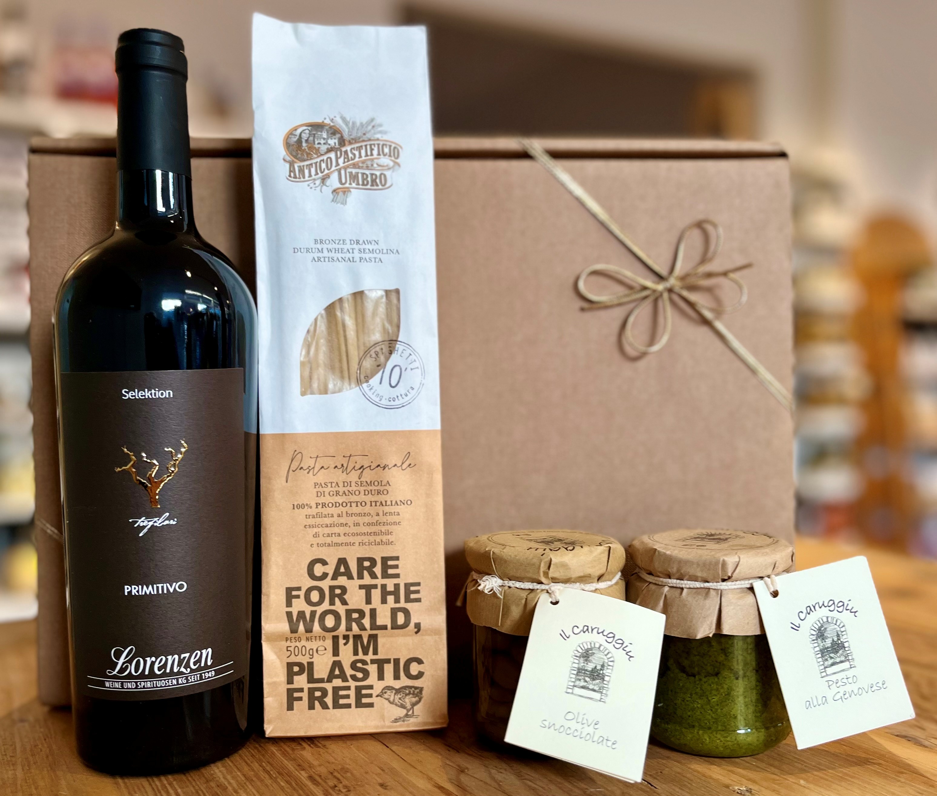 "Wein- und Delikatessenpräsent "Pasta Liebe" Primitivo Trefilari & feine Spezialitäten Stk."